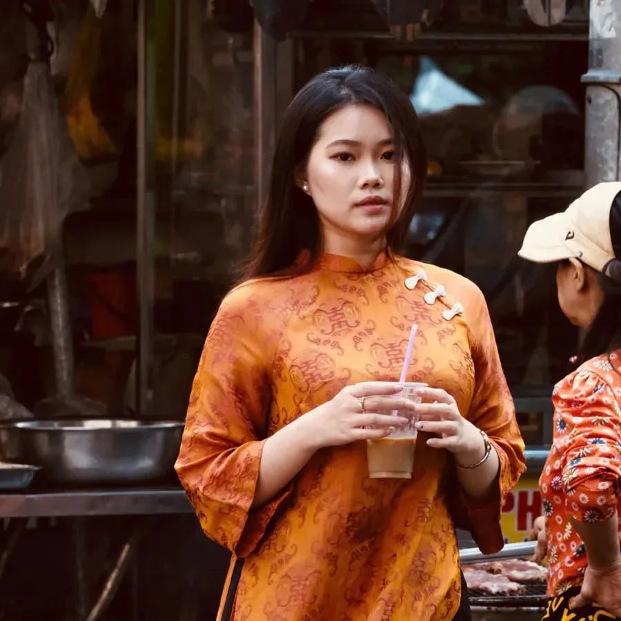 Ly cà phê phin pha tại quán